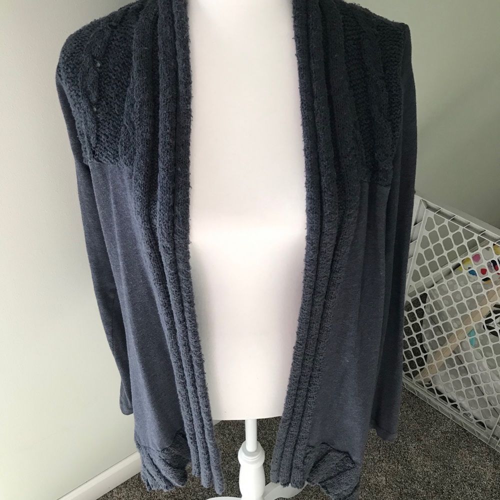 LUCKY cardigan with cable knit detail